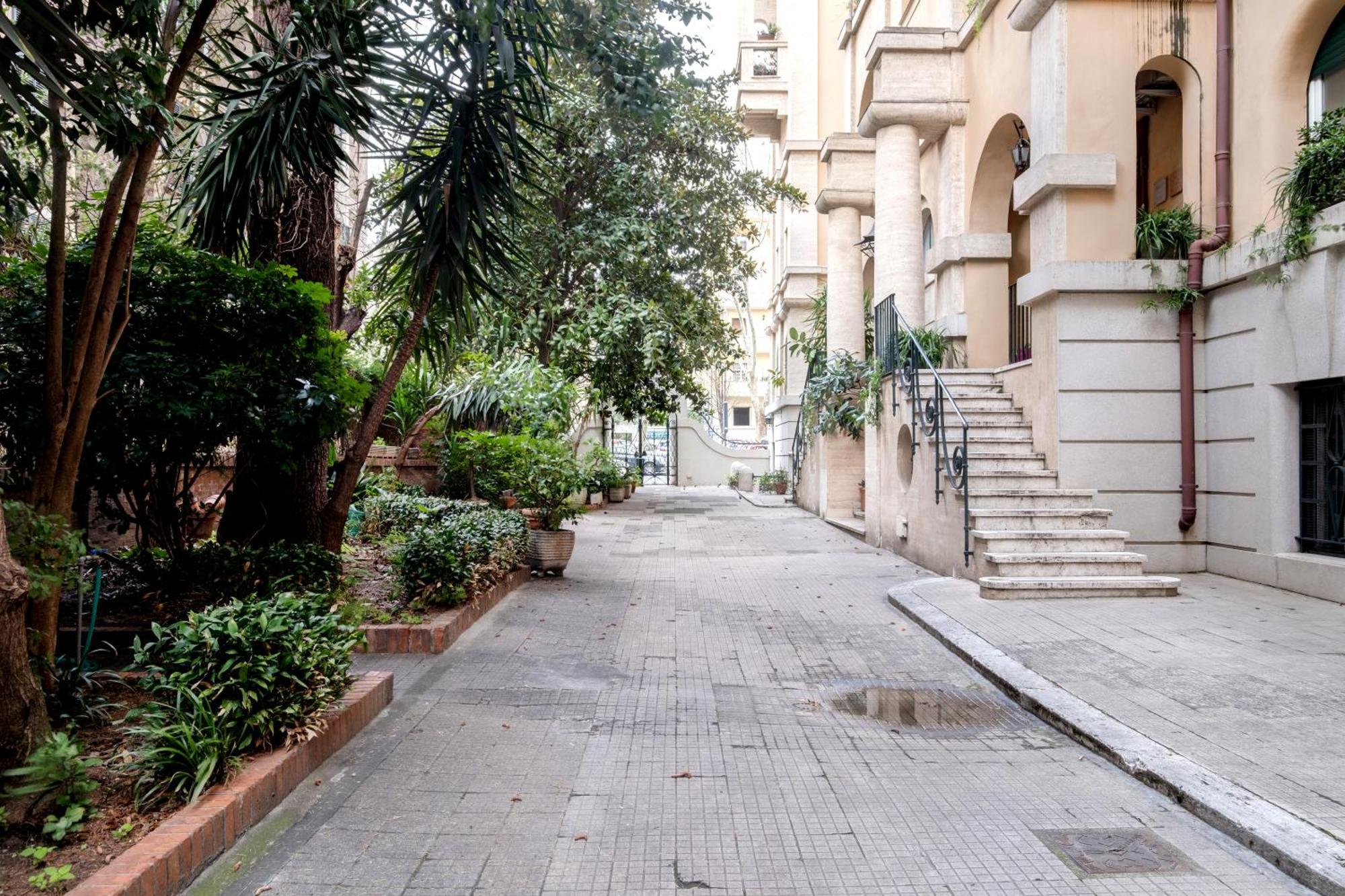 Vatican36 Guest House Рим Экстерьер фото