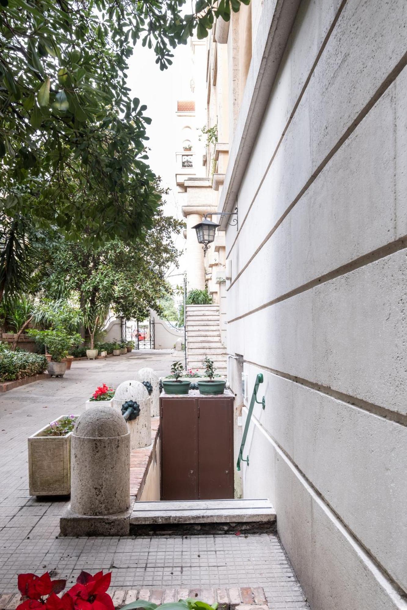 Vatican36 Guest House Рим Экстерьер фото