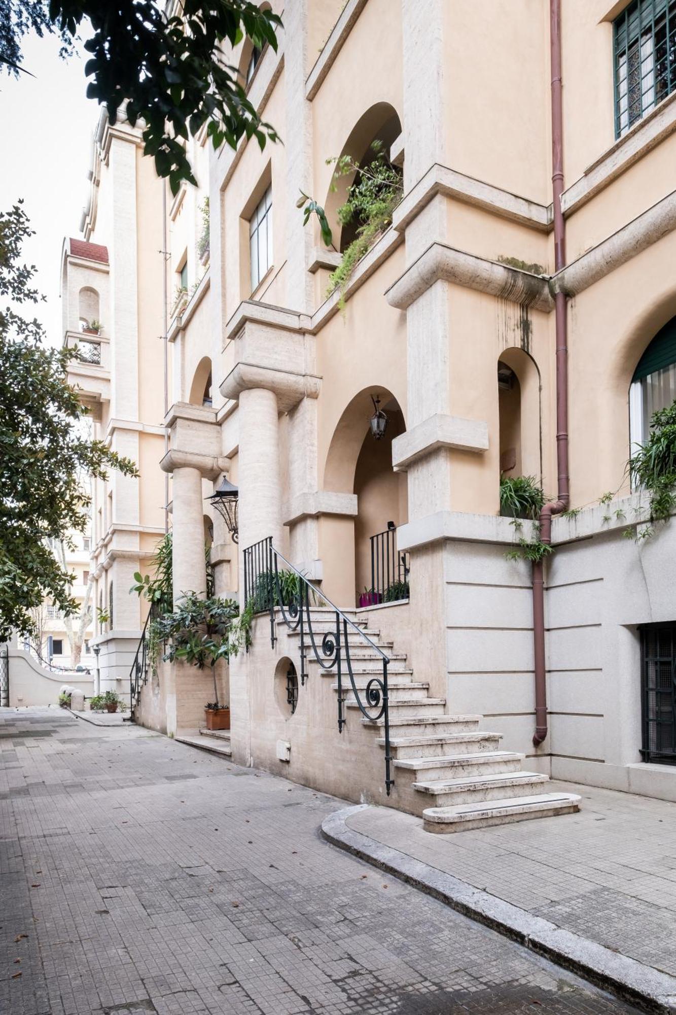 Vatican36 Guest House Рим Экстерьер фото