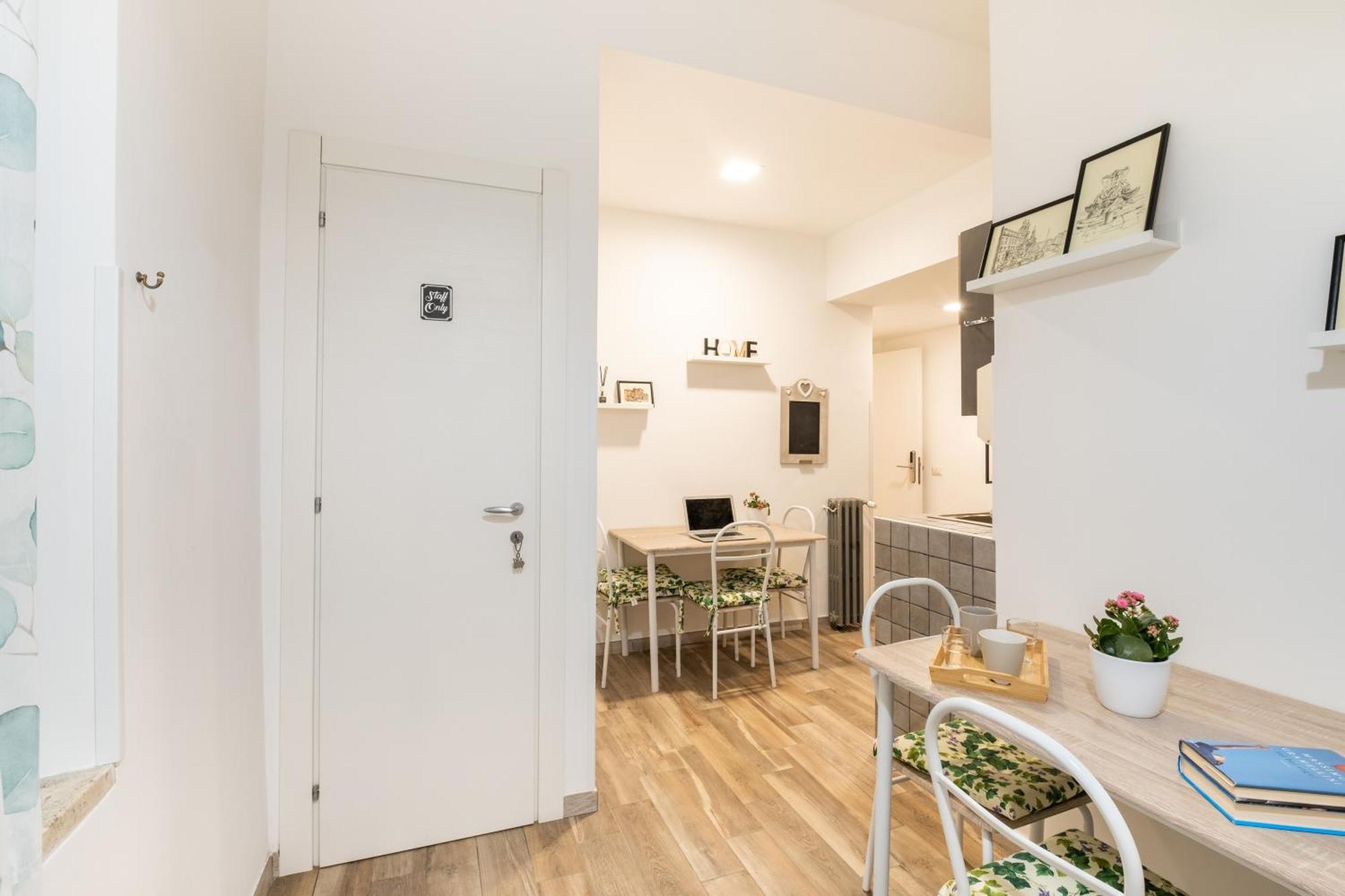 Vatican36 Guest House Рим Экстерьер фото